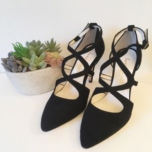 Bettye Muller Women's Gallant Strappy Pumps 8 NWOB